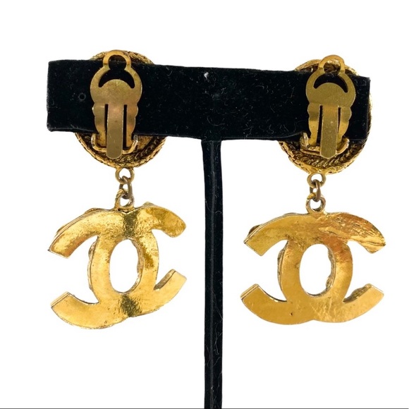 Vintage Chanel Earrings - Picture 2 of 3